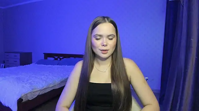 Snapshot of Kira_love_81 chatting on November 28, 2025, 6:41 pm Kira love 81 online show from November 28, 2025, 6:41 pm