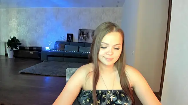 Snapshot of Kira_love_81 chatting on July 7, 2026, 12:20 pm Kira love 81 online show from July 7, 2026, 12:20 pm