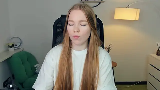 Snapshot of LavetaShiroma chatting on November 23, 2025, 9:36 pm LavetaShiroma online show from November 23, 2025, 9:36 pm