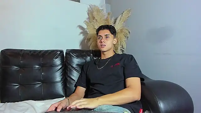 ZeusBrant online show from April 4, 2026, 1:50 pm