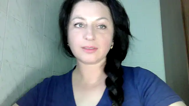Snapshot of MelinaAx chatting on May 12, 2026, 7:42 pm MelinaAx online show from May 12, 2026, 7:42 pm