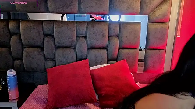 IssaJones  online show from March 13, 2026, 9:20 pm