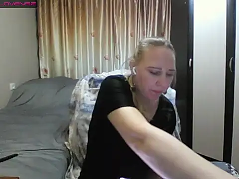 JenniDeep online show from March 11, 2026, 8:36 pm