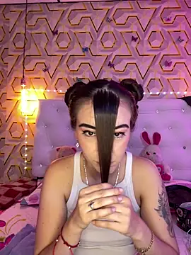 MelanyyJhonson15 online show from March 13, 2026, 3:22 am