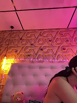 MelanyyJhonson15 online show from February 6, 2026, 2:07 am