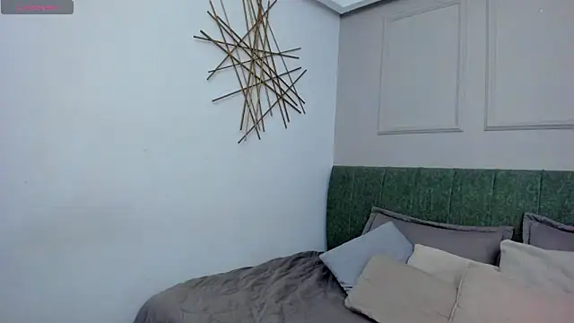 Snapshot of Dulce_emi chatting on February 15, 2026, 12:15 pm Dulce emi online show from February 15, 2026, 12:15 pm