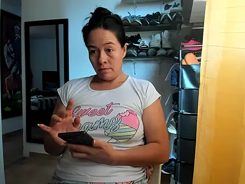 Snapshot of caroline_47 chatting on July 8, 2026, 1:56 pm caroline 47 online show from July 8, 2026, 1:56 pm