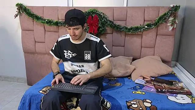 BryanTowers online show from November 18, 2025, 2:49 am