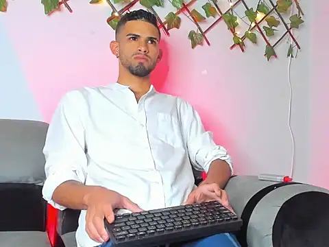 Angel blue1 online show from November 28, 2025, 7:03 pm