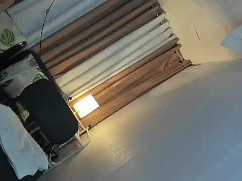 Xxjasmine foxxX online show from December 4, 2025, 6:07 pm