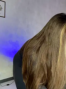 Melody sol online show from January 6, 2026, 3:21 am