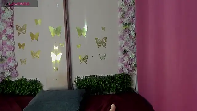 Snapshot of Dana_Scully chatting on December 1, 2025, 1:45 pm Dana Scully online show from December 1, 2025, 1:45 pm