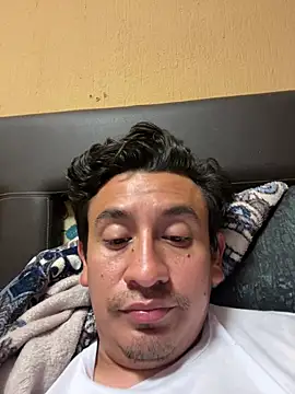 manrrique4567 online show from February 11, 2026, 7:41 am