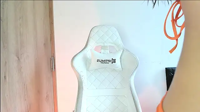 nicolvibes 212 online show from December 22, 2025, 4:18 pm