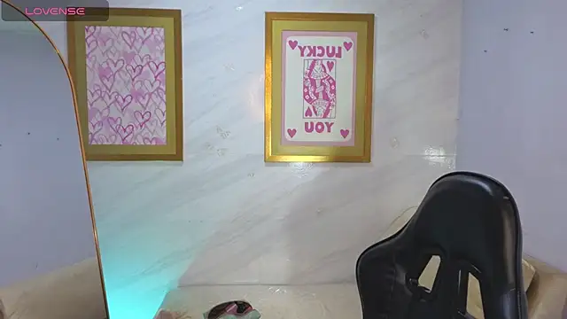 Evy Luxx v online show from March 26, 2026, 3:38 am