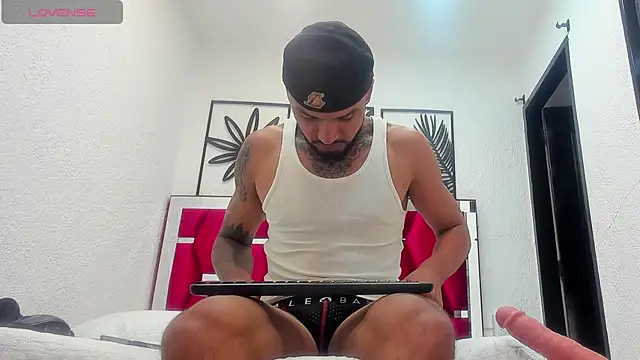 Jacob 77  online show from November 28, 2025, 7:25 pm