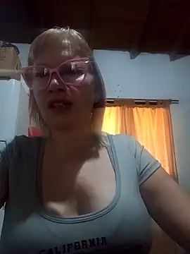 SexyMilf1211 online show from April 13, 2026, 1:48 pm