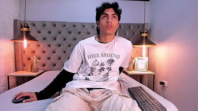 MattFiore online show from November 20, 2025, 11:55 am