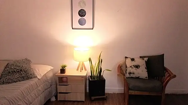 alana  29 online show from November 28, 2025, 8:31 pm