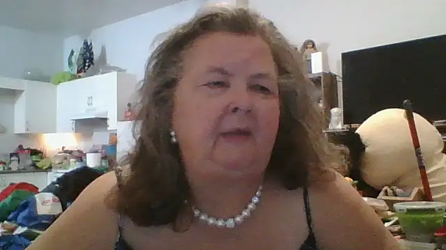 Snapshot of TiguhguhrsRose chatting on November 24, 2025, 1:38 am TiguhguhrsRose online show from November 24, 2025, 1:38 am