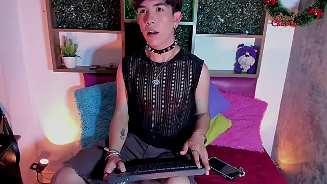 Snapshot of Angeldust19 chatting on November 23, 2025, 4:00 am Angeldust19 online show from November 23, 2025, 4:00 am