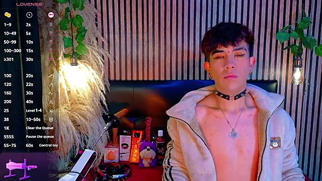 Snapshot of Angeldust19 chatting on February 27, 2026, 4:23 am Angeldust19 online show from February 27, 2026, 4:23 am