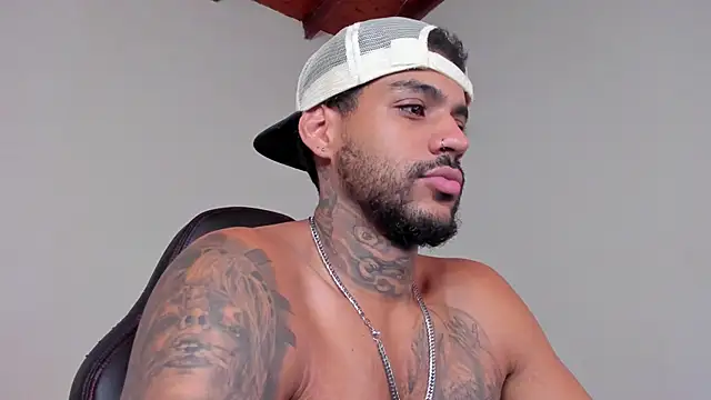 Snapshot of LuigiVitale_1 chatting on November 30, 2025, 7:20 am LuigiVitale 1 online show from November 30, 2025, 7:20 am