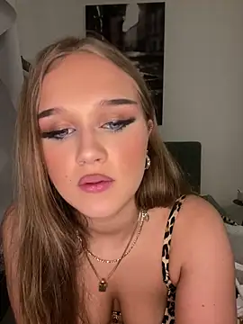 Hannah-2007 online show from April 12, 2026, 4:10 pm