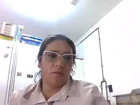 marcelaxxxl online show from November 28, 2025, 2:06 pm