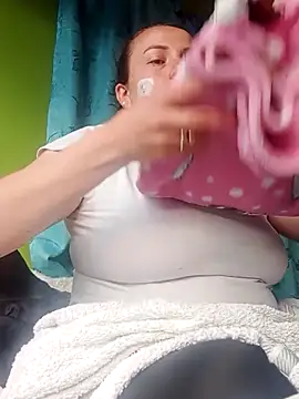 Snapshot of Rouse_hot_ chatting on December 17, 2025, 8:25 pm Rouse hot online show from December 17, 2025, 8:25 pm