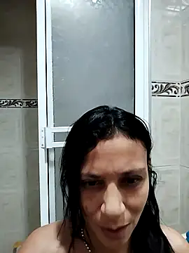 Snapshot of Queen_evaluna chatting on November 26, 2025, 5:02 pm Queen evaluna online show from November 26, 2025, 5:02 pm