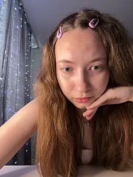 Snapshot of Holy_Poly chatting on February 16, 2026, 7:29 am Holy Poly online show from February 16, 2026, 7:29 am