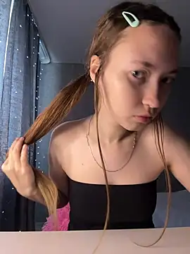 Snapshot of Holy_Poly chatting on January 16, 2026, 7:56 am Holy Poly online show from January 16, 2026, 7:56 am