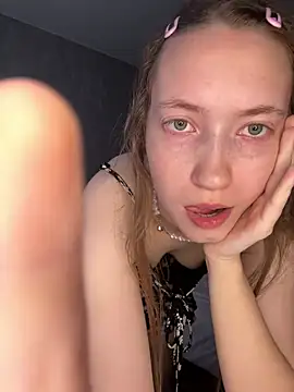 Snapshot of Holy_Poly chatting on March 2, 2026, 7:15 am Holy Poly online show from March 2, 2026, 7:15 am