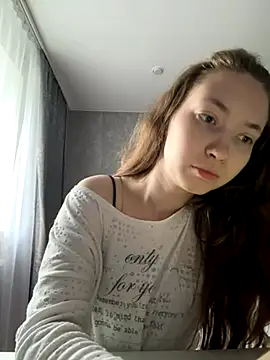 Snapshot of Holy_Poly chatting on November 25, 2025, 8:14 am Holy Poly online show from November 25, 2025, 8:14 am