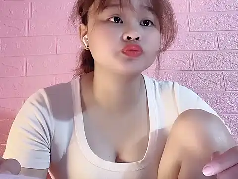 Snapshot of Lina8386 chatting on November 29, 2025, 5:13 pm Lina8386 online show from November 29, 2025, 5:13 pm