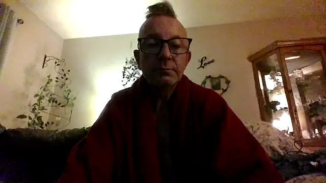 Snapshot of longsmooth4u chatting on May 19, 2026, 11:06 am longsmooth4u online show from May 19, 2026, 11:06 am