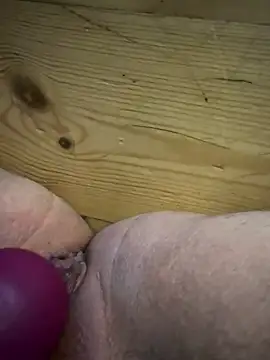 Snapshot of juri2003 chatting on December 3, 2025, 7:41 am juri2003 online show from December 3, 2025, 7:41 am