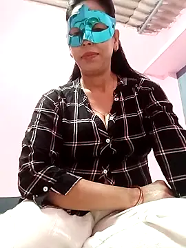 Nisha  19 online show from November 30, 2025, 3:35 pm