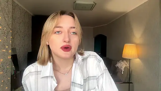 Snapshot of Emily_lyy chatting on November 20, 2025, 9:21 am Emily lyy online show from November 20, 2025, 9:21 am