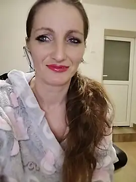 CrazyMaya39 online show from April 16, 2026, 9:39 pm