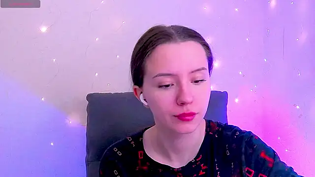 BellaVelure6767 online show from April 6, 2026, 2:51 am