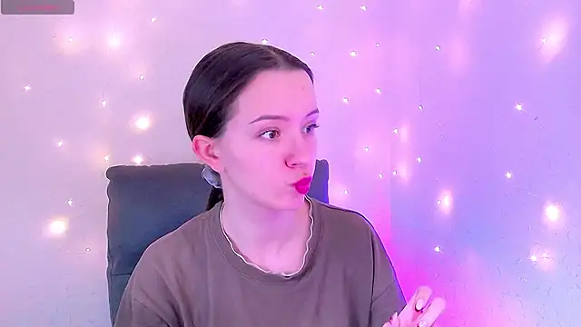 BellaVelure6767 online show from March 22, 2026, 2:59 am