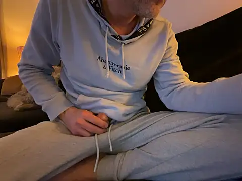 Snapshot of Brandonn1989amateur chatting on February 2, 2026, 9:36 pm Brandonn1989amateur online show from February 2, 2026, 9:36 pm