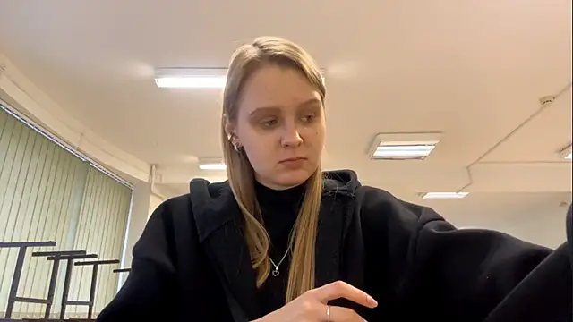 PaulitaSolow online show from November 28, 2025, 12:16 pm