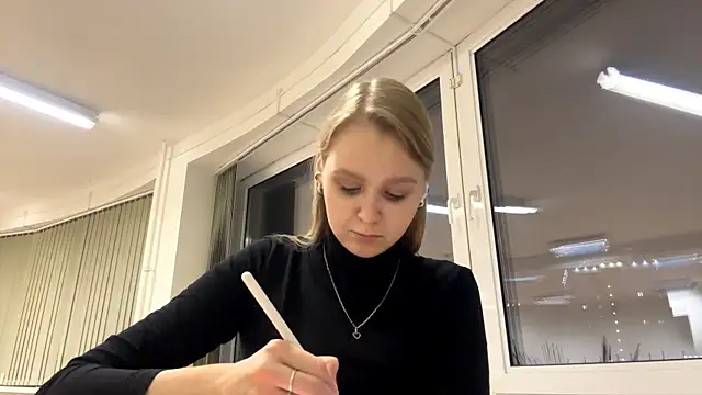 PaulitaSolow online show from December 1, 2025, 3:02 pm