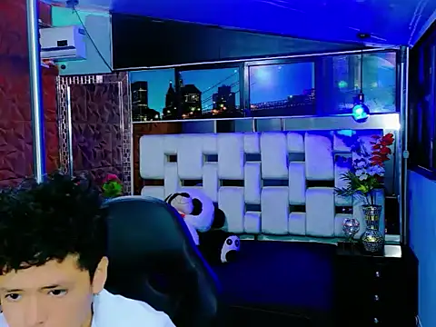 lunabustygirl online show from November 29, 2025, 11:10 am