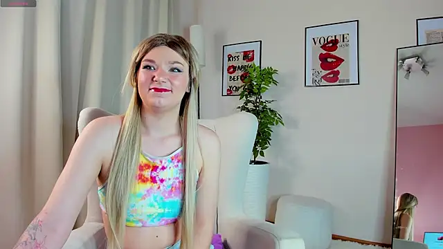 KiraRogers online show from November 30, 2025, 3:13 pm