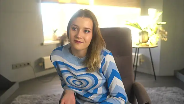 SusyGlines online show from November 17, 2025, 4:49 am