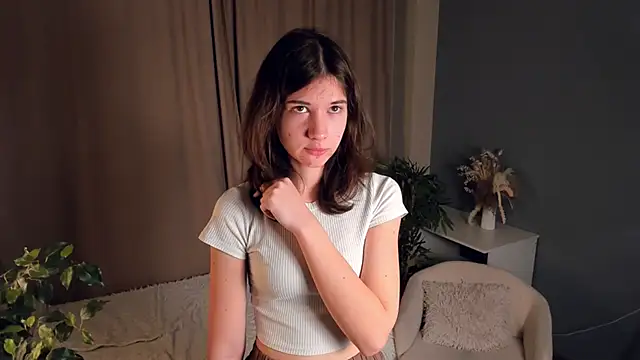 Snapshot of MarilynMun chatting on November 25, 2025, 2:23 am MarilynMun online show from November 25, 2025, 2:23 am